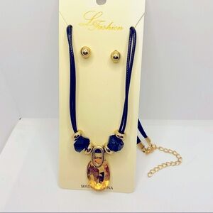 Chocker golden with Crystals and Golden Earrings!